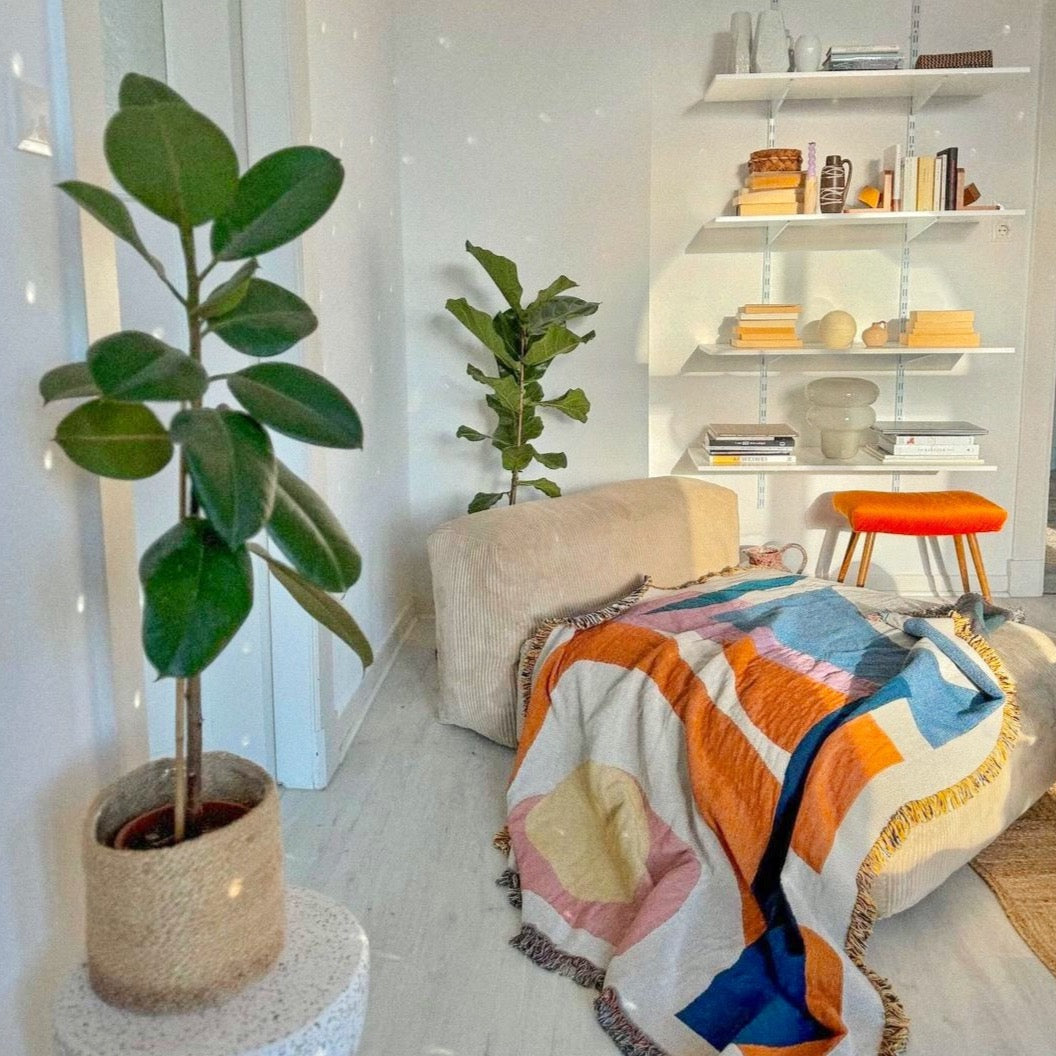 Essien Throw - Slowdown Studio