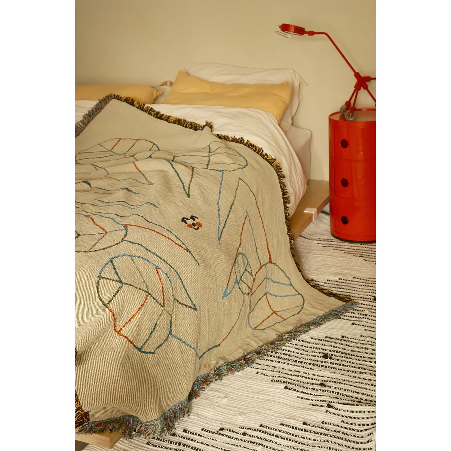 Bed Throw blanket with abstract leafy and flower design