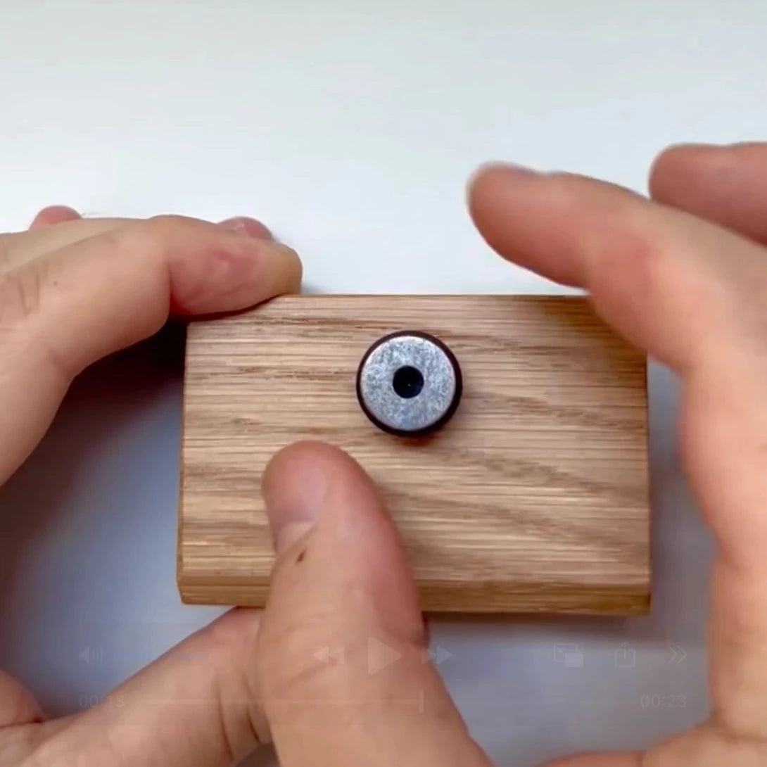 tapestry wall hanger clip